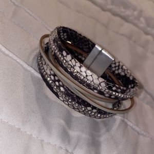 Magnetic snakeskin bracelet